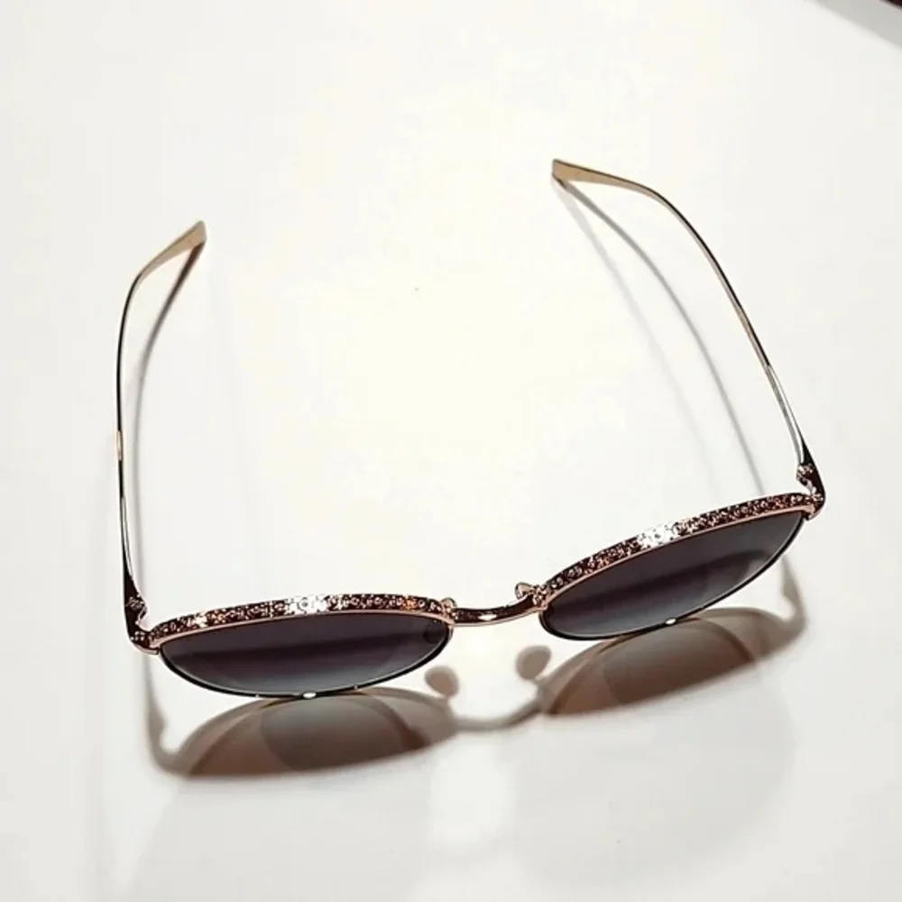 CHANEL Gold and Black Sunglasses - Picture 4 of 14